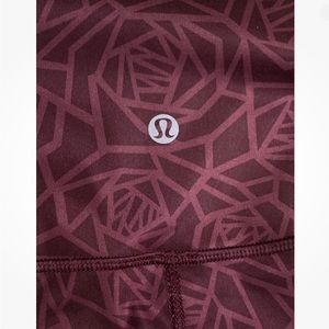 EUC! Lululemon High-waisted Rose Print 7/8 length Sz 6